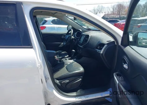 2017 Jeep Cherokee Trailhawk 4X4 из США, поврежденный, VIN 1C4PJMBB4HW635880